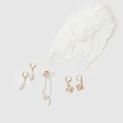 Crocs White Jibbitz Pearl & Bow Charm Kit Crocs White Jibbitz Pearl & Bow Charm Kit